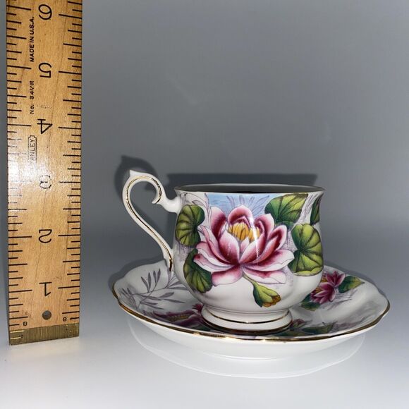 Royal Albert Flower of the Month Water Lily No. 7 Bone China Cup & Saucer Set - Picture 2 of 11